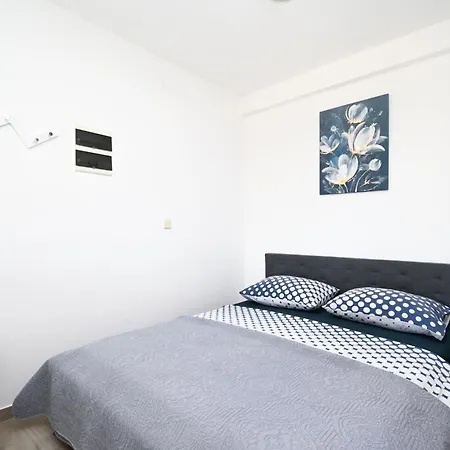 With Parking Space Bibinje, Zadar - 18066 דירה